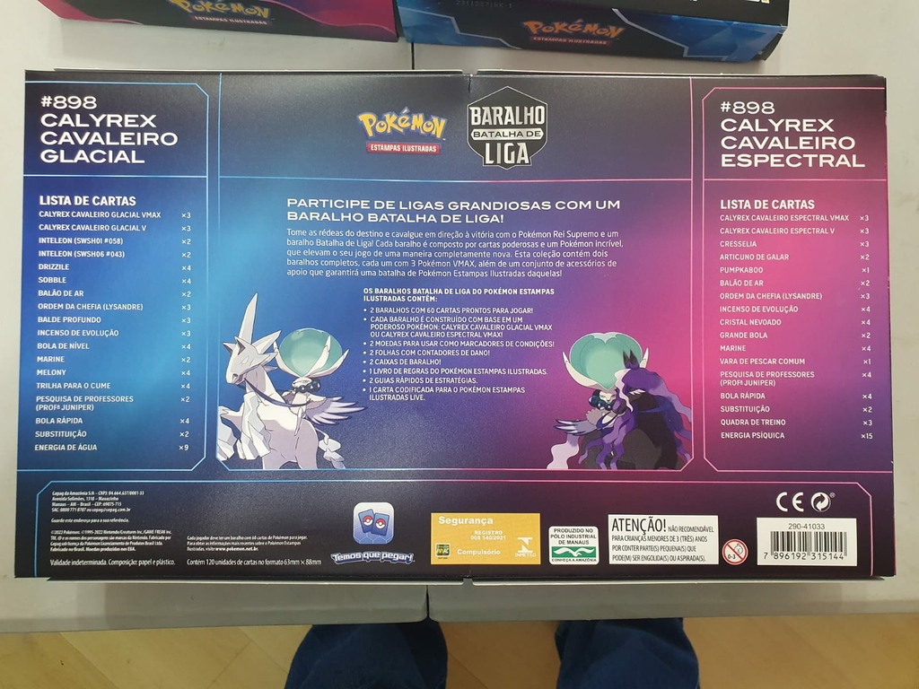 Box de Cartas Pokémon - Calyrex Vmax - Batalha de Liga Pokémon