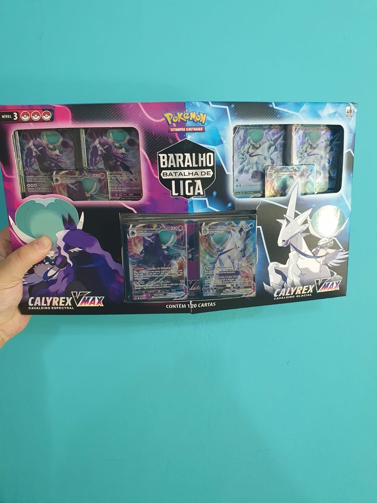 Box de Cartas Pokémon - Calyrex Vmax - Batalha de Liga Pokémon