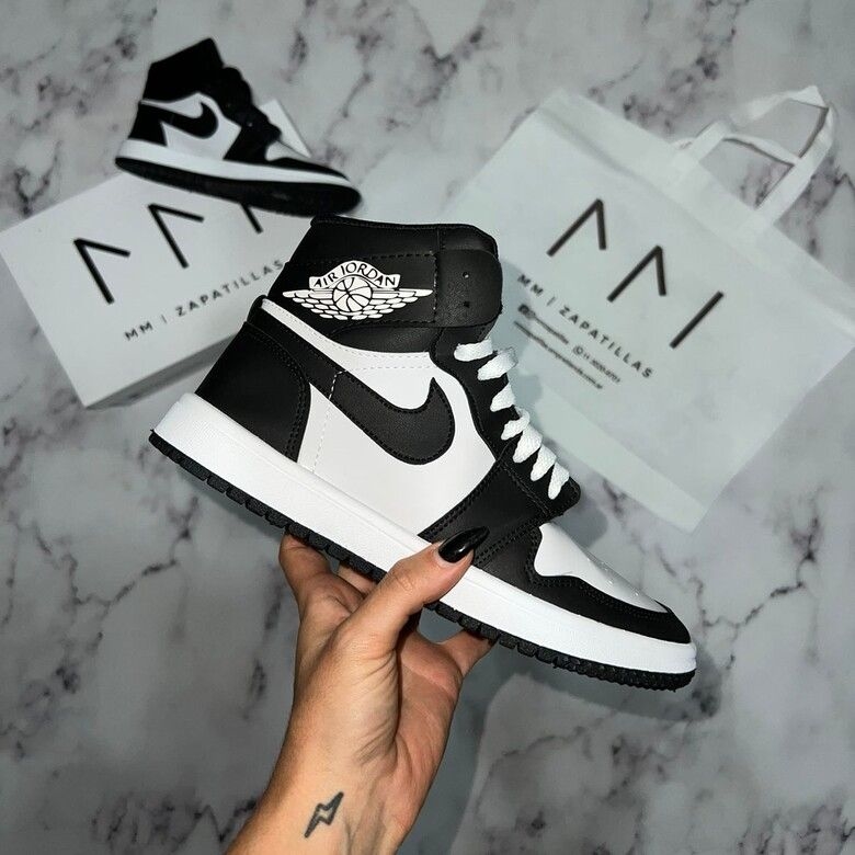 Nike Jordan High Blancas y Negras - Comprar en kyro