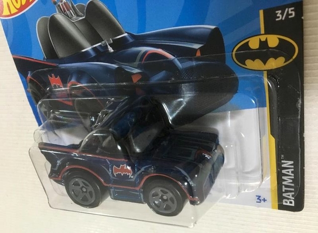 Carrinho Hot Wheels - Batmobile - Batman DC - 1:64 - Mattel