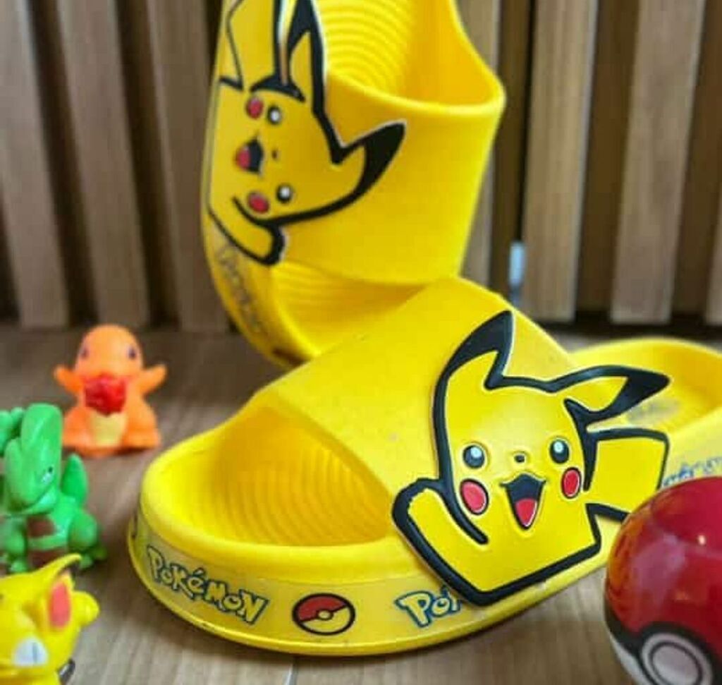 Chinelo personalizado Pokemon amarelo pikachu