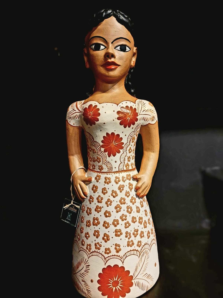 Boneca vale do jequitinhonha mestra zezinha 76 cm - Fuchic Brasil