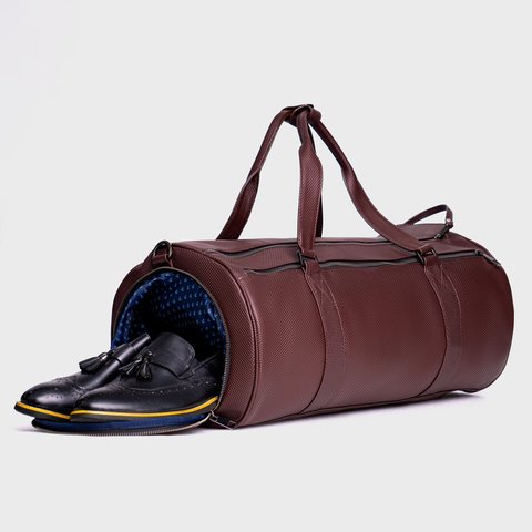 Duffle En Cuero Viatge Negrorojo La Chaquetería. Duffle En Cuero Viatge Negrorojo La Chaquetería.