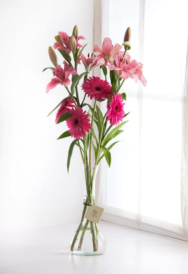 A120 - Arreglo con Lilium y Gerberas - Flores Online