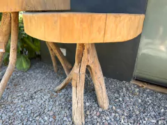 Mesa de madera - 60 x 65 cm