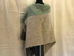 Ruana de lana clásica - verde, negro y arpillera - comprar online