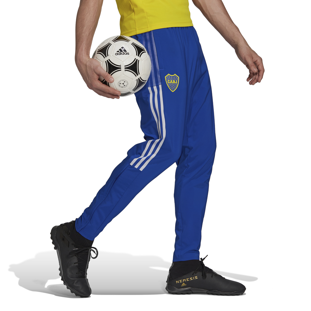 PANTALÓN ADIDAS BOCA JUNIORS TIRO PRESENTACIÓN (GU1894)