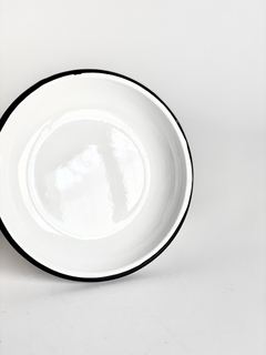 Plato Hondo Enlozado Con Borde Negro Vintage 22 cm en internet
