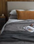 Imagen de Cubrecama Gris Stone y Raya Ultrafina - Tussor