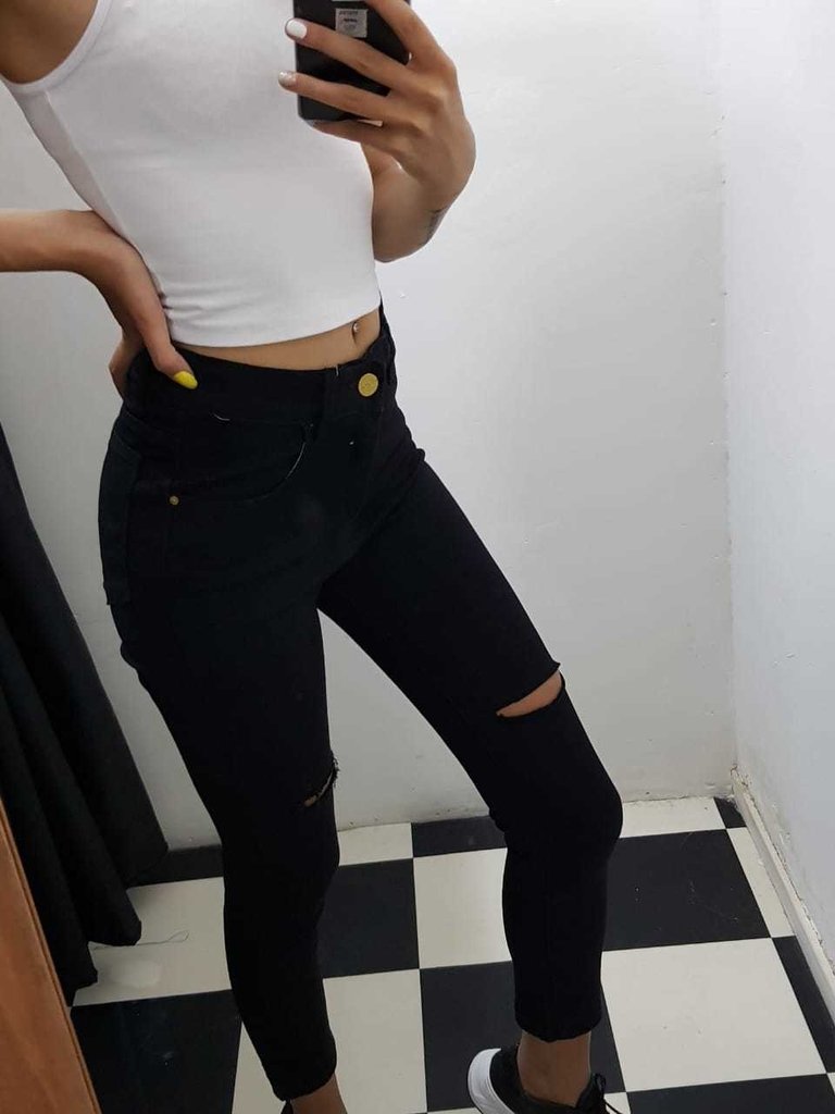 Pantalon Jeans Chupin negro | Distrito Moda