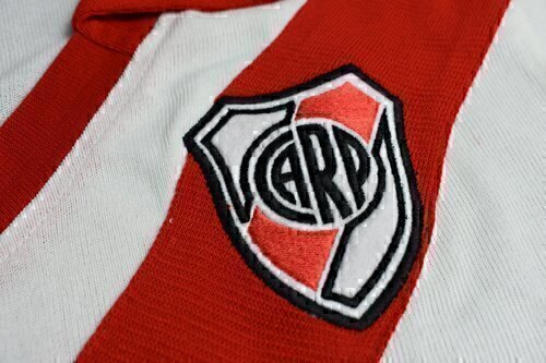 camiseta river retro