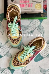 zapatilla cosmic print