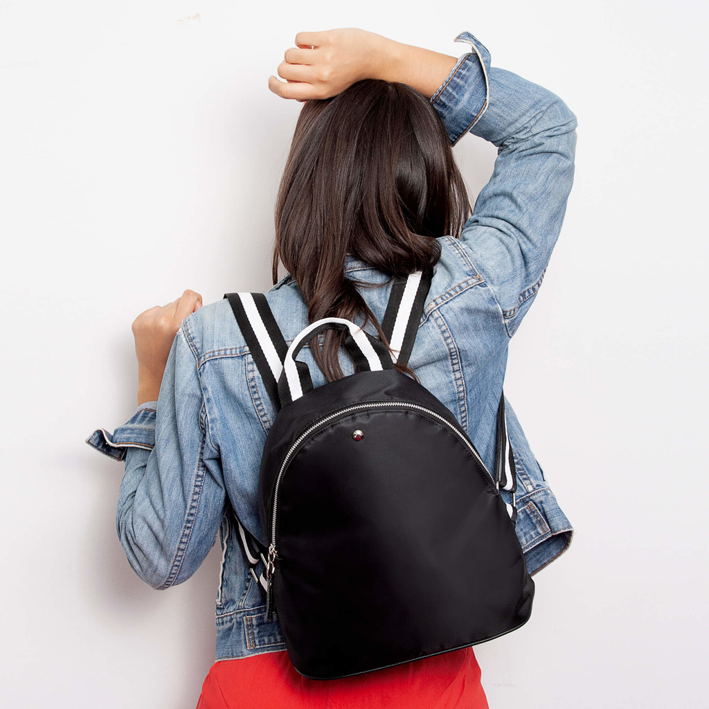 Mochila Paris de tela negra /con cinta rayada - Satchel