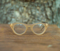 anteojos de madera (patillas) y acetato (frente) para colocar lentes de aumento modelo Niza. Marca Nómade. vista de frente