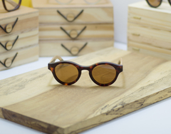 anteojos de sol de madera y acetato Nomade