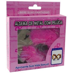 algema-erotica-de-metal-em-pelucia-rosa-fur-love-cuffs