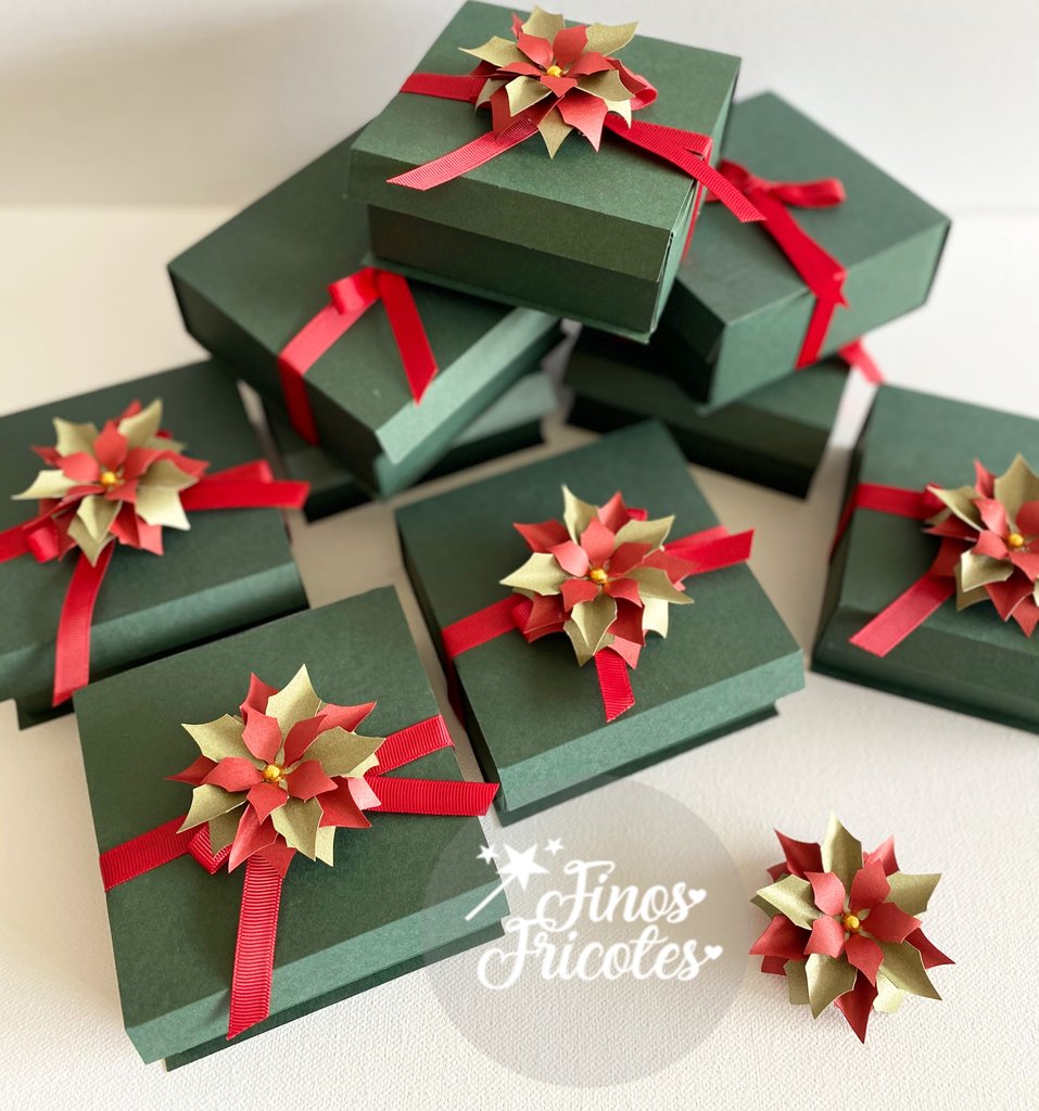 Caixa com borda, laço e flor Natal (12 unidades) Caixa com borda, laço e flor Natal (12 unidades)