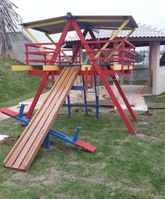 Playground Médio Com Cercado de Madeira - Playgrounds | Brinquedos para Playgrounds | Mega Playgrounds