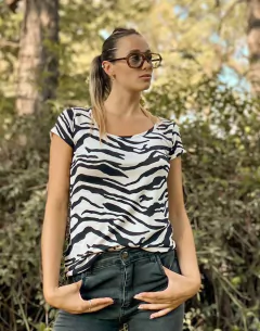 Remera Soft CHARLY CEBRA art I23100002/1 - tienda online