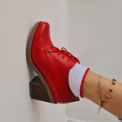 Abotinados de Cuero Rojo Romero - MIYE COLLAZZO