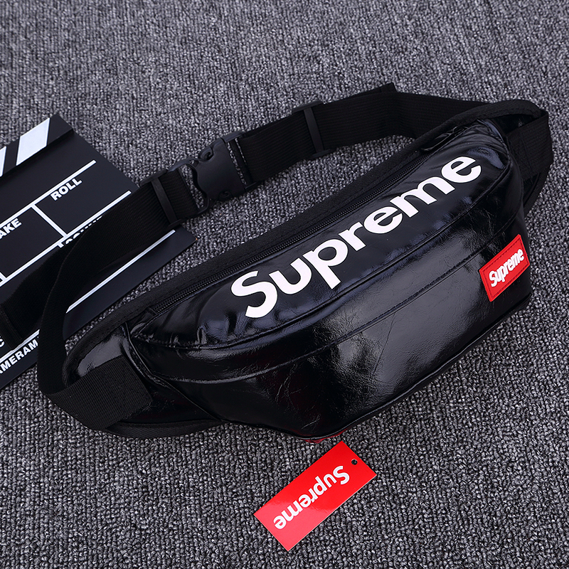 supreme pochette
