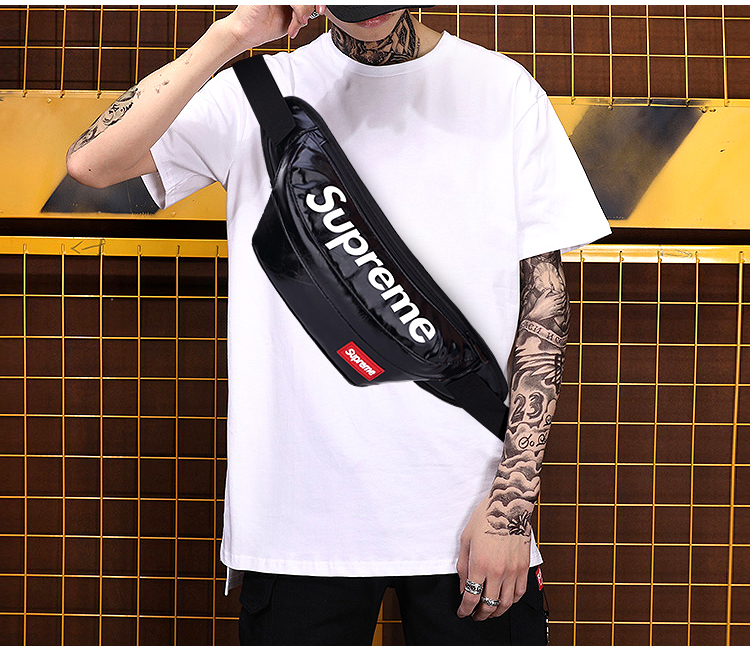 supreme pochette