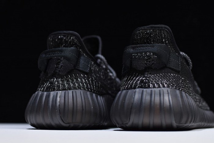 yeezy static preto