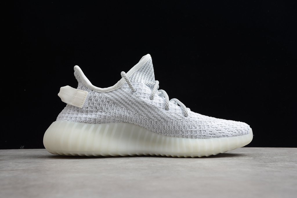 yeezy branco no pe