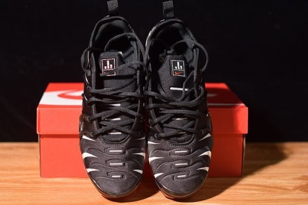 nike vapormax tn black and white