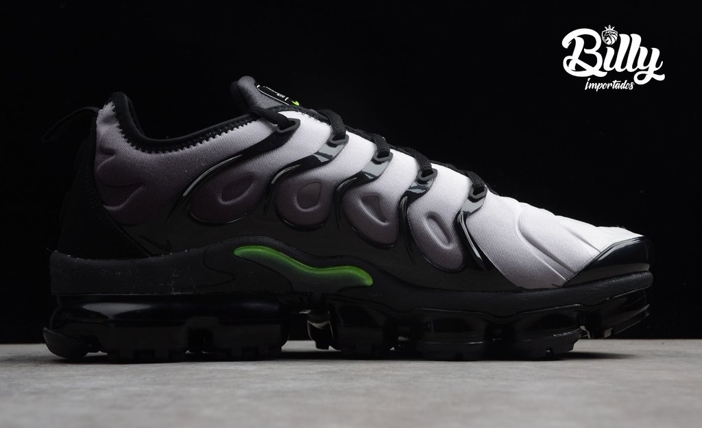 vapormax plus cinza e preto