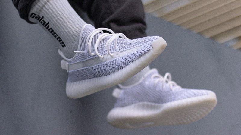 yeezy branco no pe
