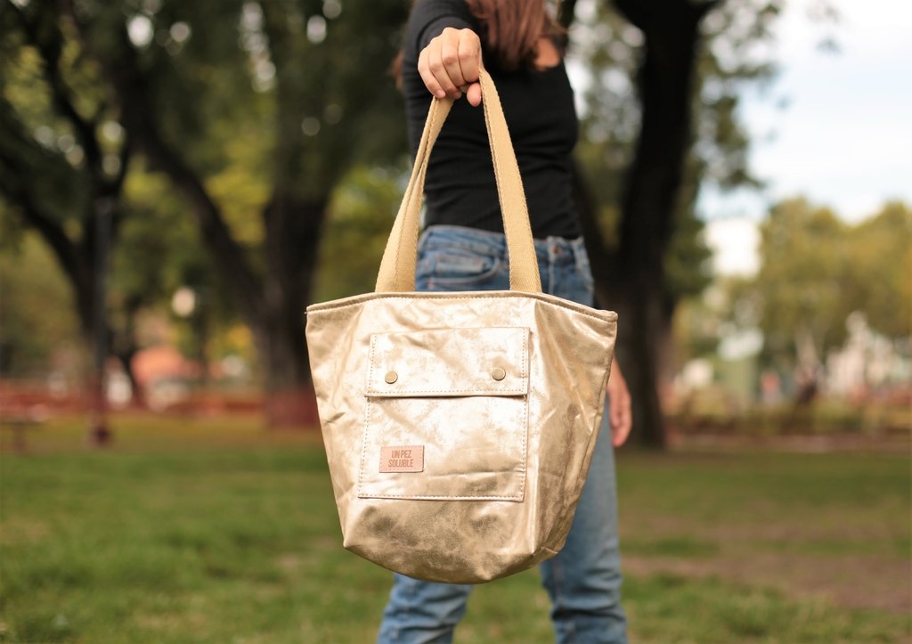 Bolso cuerina dorado - Comprar en un pez soluble