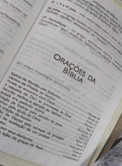 Imagem do Bíblia com ajudas adicionais letra gigante - capa com zíper romantic vermelha