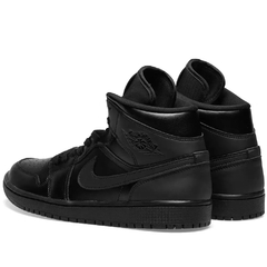 AIR JORDAN 1 MID WS TRIPLE BLACK en internet