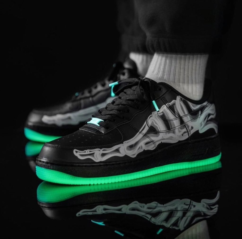 Nike Air Force "Skeleton" Black/Glow In The Dark | BQ7541-001
