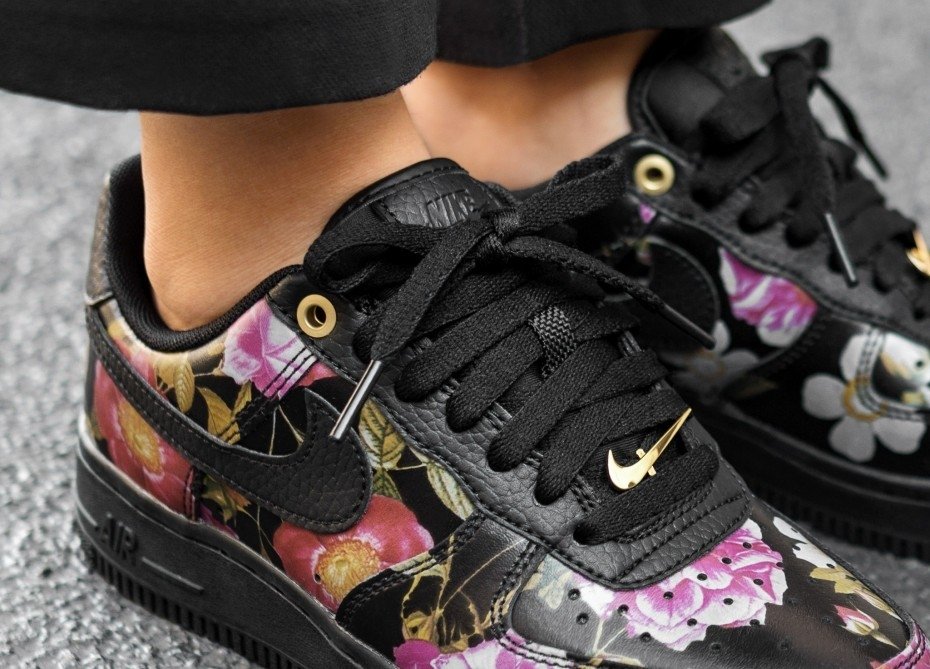 nike force floral