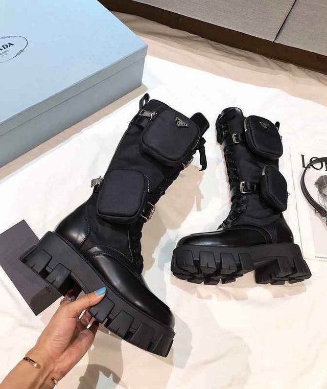 bota prada monolith