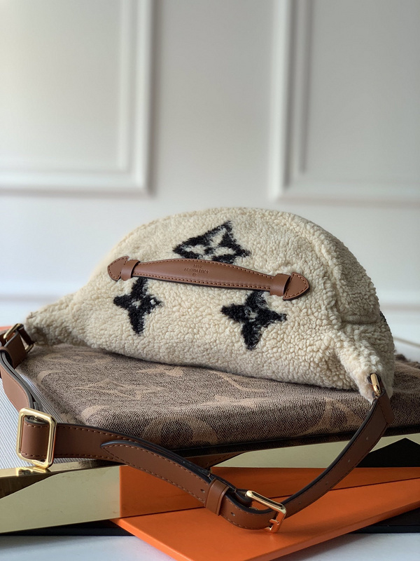 pochete louis vuitton bumbolsa