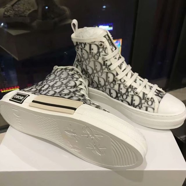 sneaker de cano alto b23