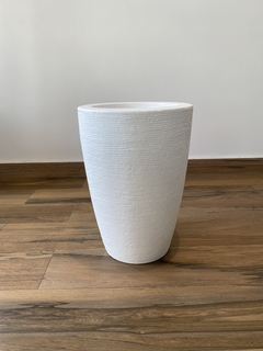 Vaso de polietileno Branco - 48x34cm - Cristal Garden