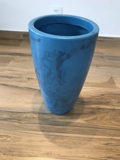 Vaso de polietileno - 53cm de altura - Azul - comprar online