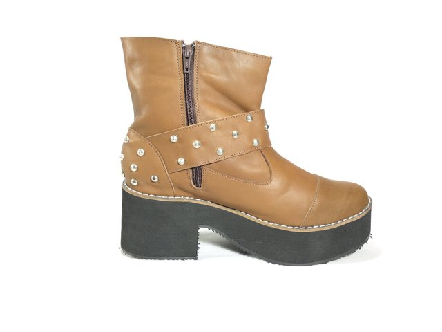 Botas plataforma con hebilla