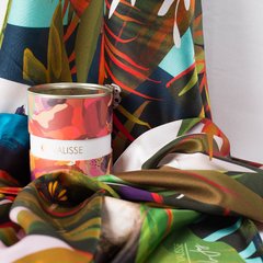 PAÑOLETA SANTUARIO PROTEGIDO - VALISSE · 100% SILK SCARVES · A PIECE OF ART ·