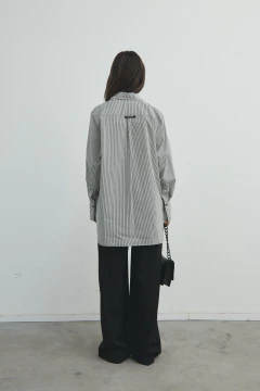 Camisa Frunce Oversized Rayado BYN (pre order) - AGUS CHUEIZER