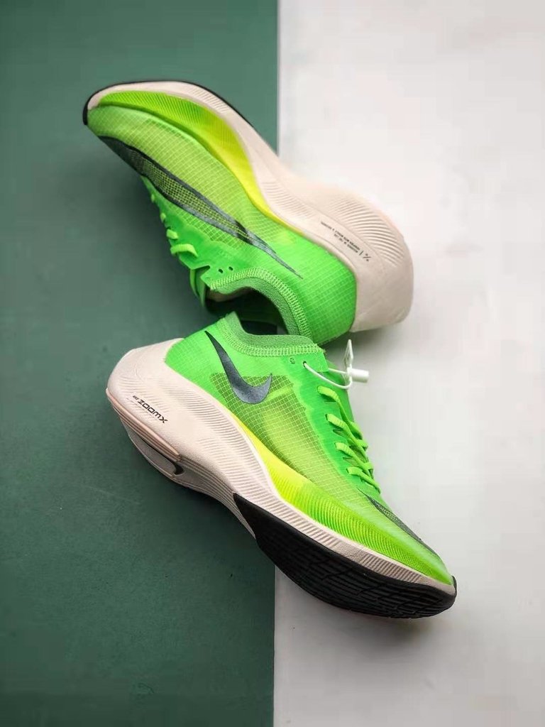nike vaporfly verde