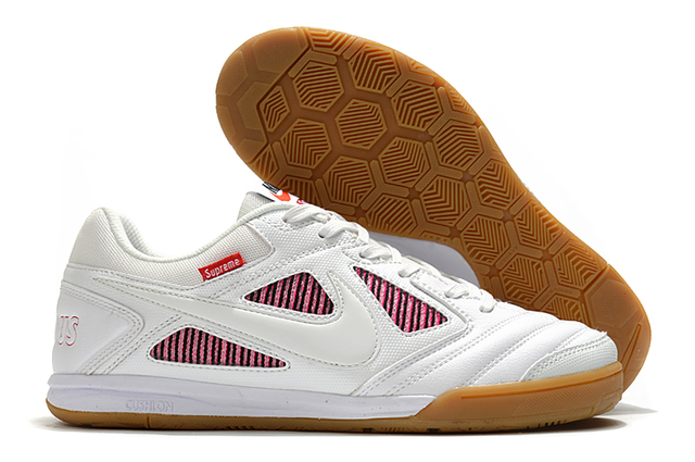 nike supreme futsal