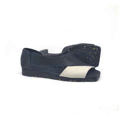 Sandália Brilho, couro vegetal preto e macadâmia. Solado anabela. Ref.: 022.903 - Ipadma - calçados sustentáveis