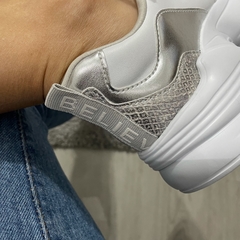 Tênis Ramarim Metaplus Prata e Branco - Loja Online DoMeuJeito - calçados, roupas e acessórios para o seu look 