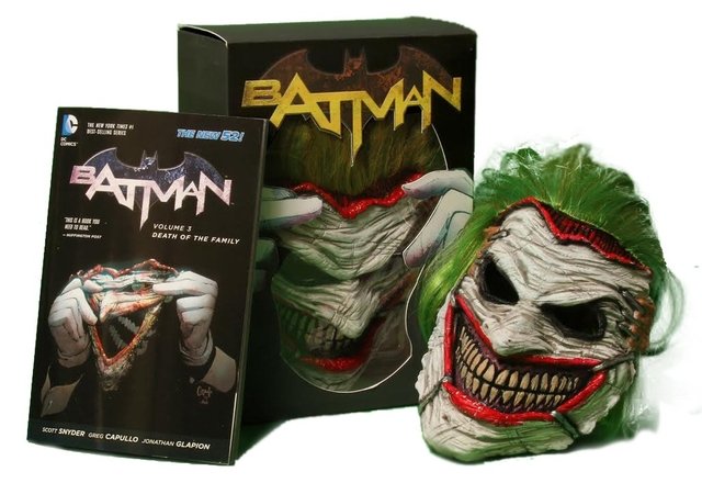 Death Of The Family Batman Book & Mask Set Máscara Joker