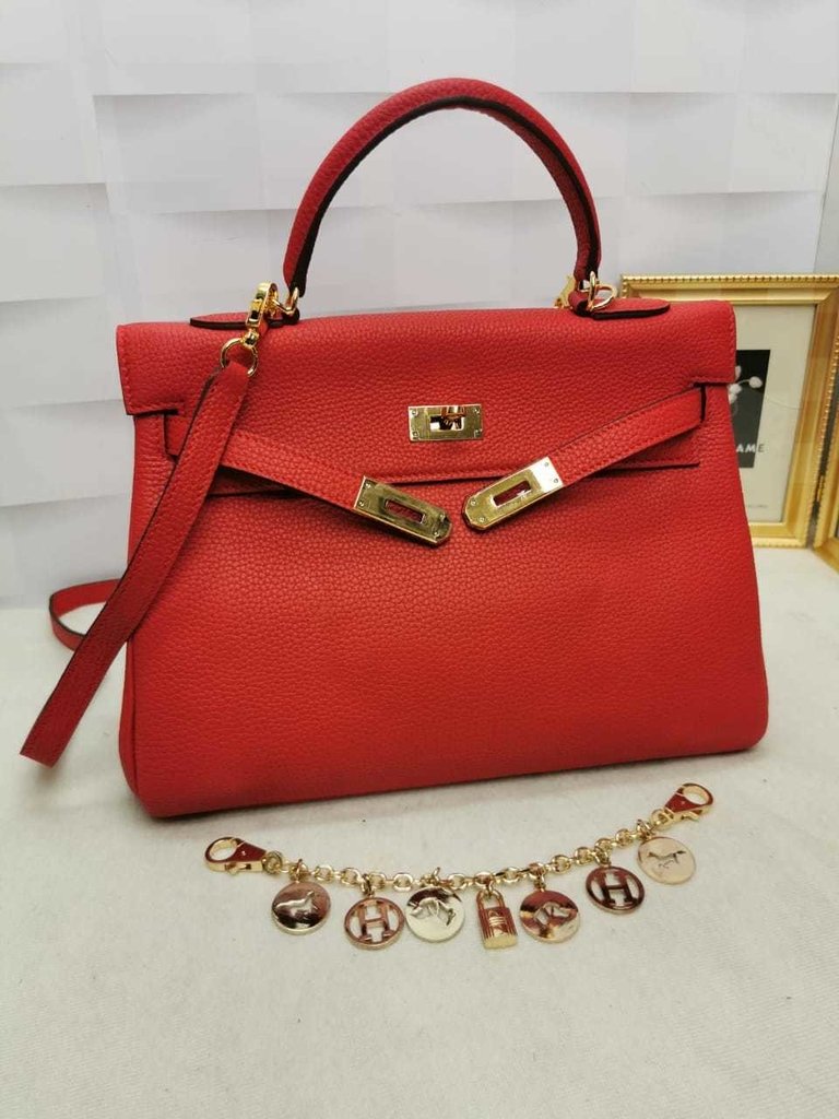 how much is the kelly bolsa